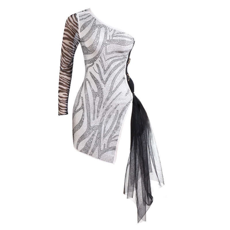 High-grade Black And White Hot Drilling Contrast Color Diagonal Collar Mini Dress